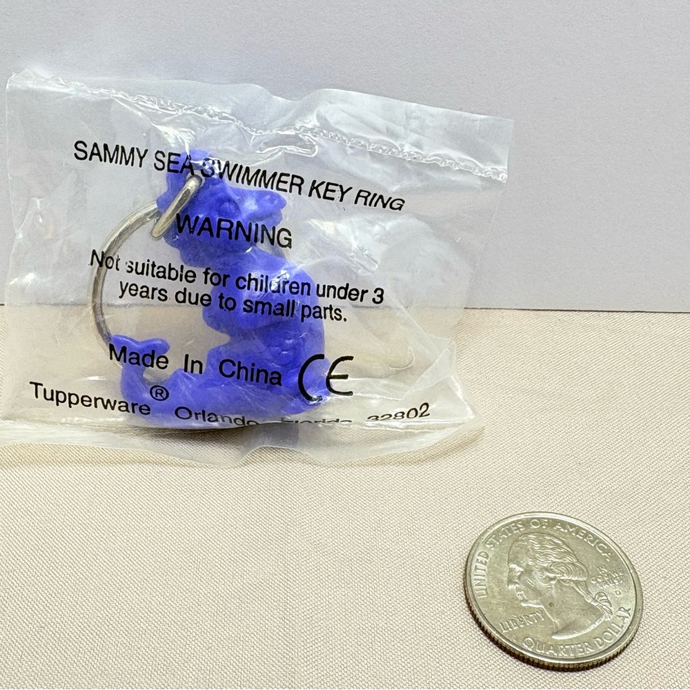 Tupperware Sammy Sea Swimmer Blue Sea Creature Key Ring keychain